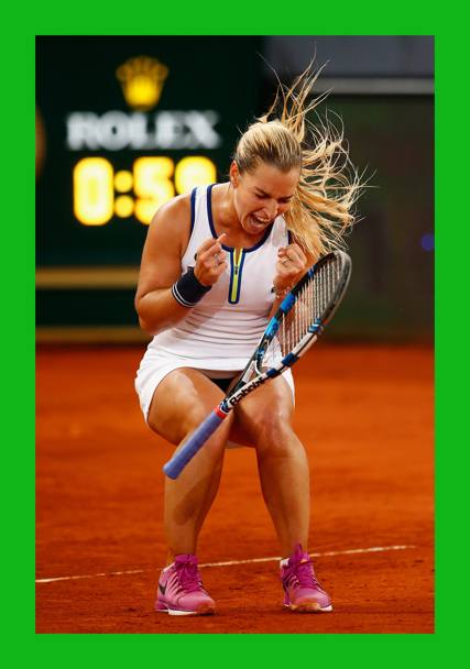 Madrid. Dominika Cibulkova (Slovacchia) esulta dopo un colpo contro Louisa Chirico (Usa) durante le semifinali del Mutua Madrid Open di tennis (Getty Images)